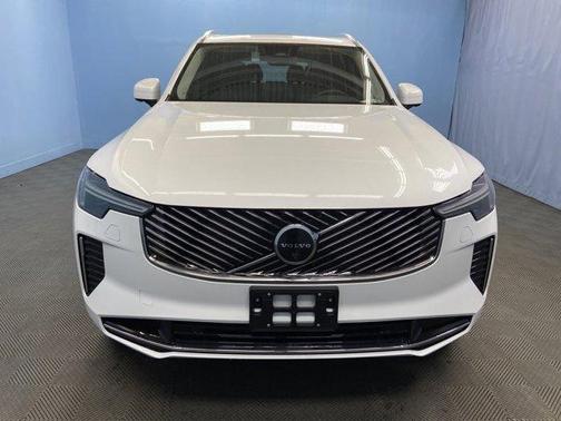 2025 Volvo XC90 Plug-In Hybrid T8 Plus 7-Seater