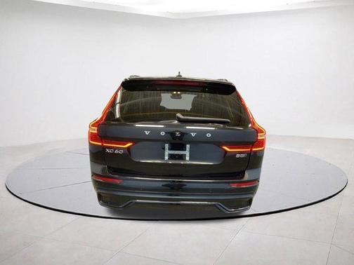 2025 Volvo XC60 B5 Core