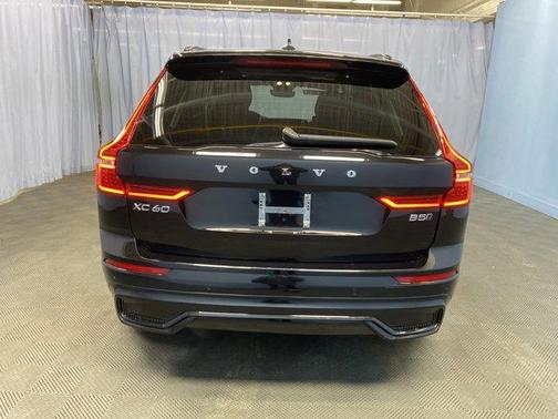 2025 Volvo XC60 B5 Core