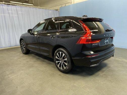 2025 Volvo XC60 B5 Core