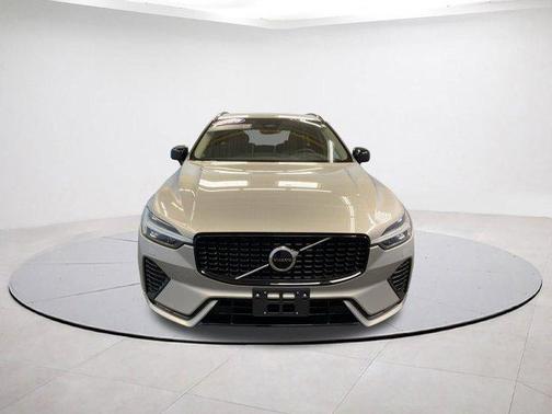 2025 Volvo XC60 B5 Core