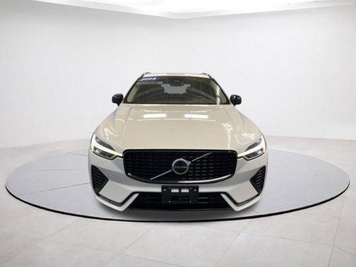 2025 Volvo XC60 B5 Core