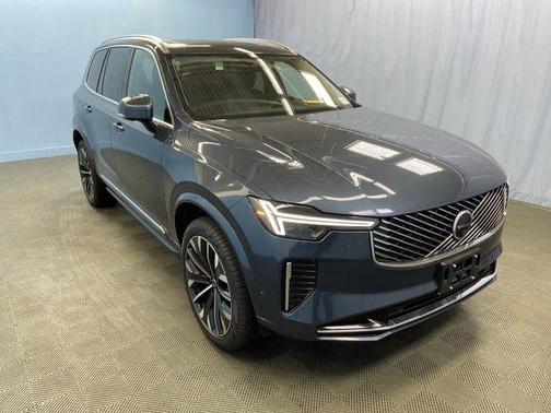 2025 Volvo XC90 B6 Plus 7-Seater