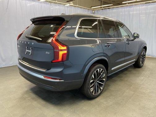 2025 Volvo XC90 B6 Plus 7-Seater
