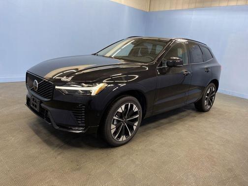 Onyx Black Metallic 2026 Volvo XC60 B5 Plus