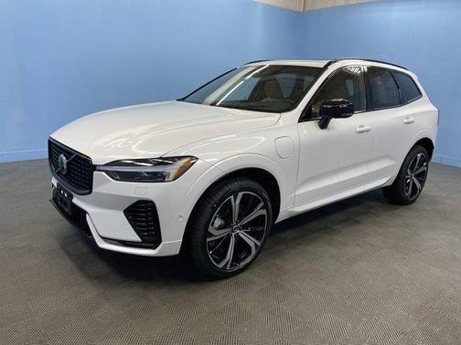 2025 Volvo XC60 Plug-In Hybrid T8 Ultra