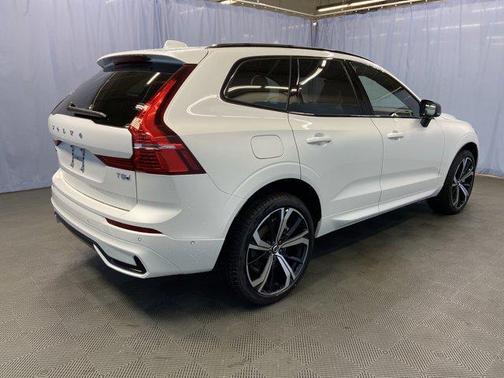 2025 Volvo XC60 Plug-In Hybrid T8 Ultra