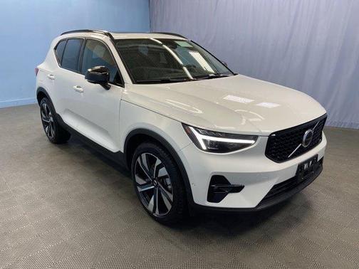 2026 Volvo XC40 ULTRA