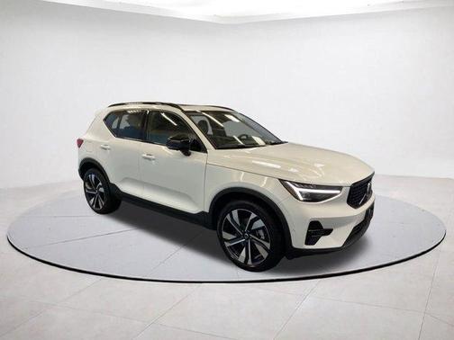 2026 Volvo XC40 B5 Ultra