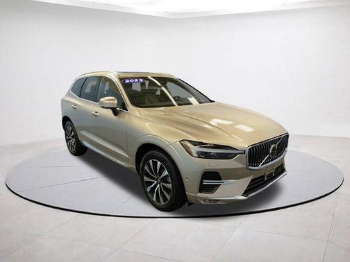 2023 Volvo XC60 B5 Plus Bright Theme