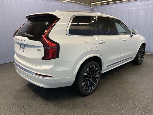 2025 Volvo XC90 Plug-In Hybrid T8 Plus 7-Seater