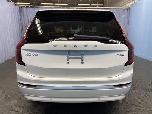 2025 Volvo XC90 Plug-In Hybrid T8 Plus 7-Seater