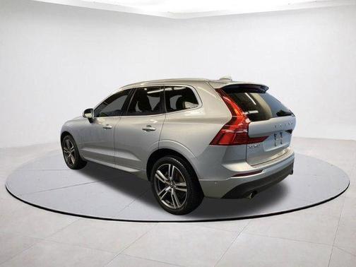2018 Volvo XC60 T6 Momentum