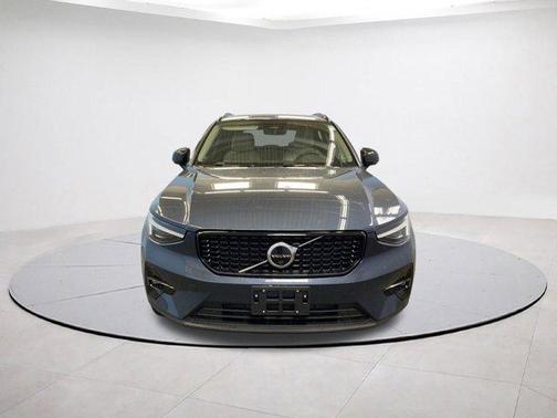 2026 Volvo XC40 B5 Ultra