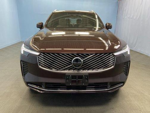 2026 Volvo XC90 PLUS