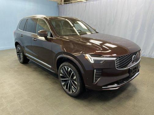 2026 Volvo XC90 PLUS