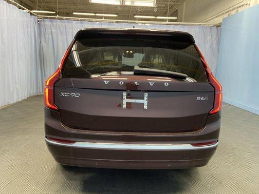 2026 Volvo XC90 PLUS