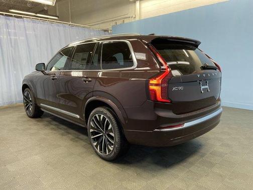 2026 Volvo XC90 PLUS