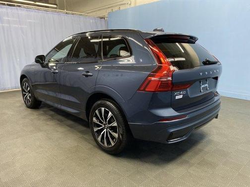 2025 Volvo XC60 B5 Plus