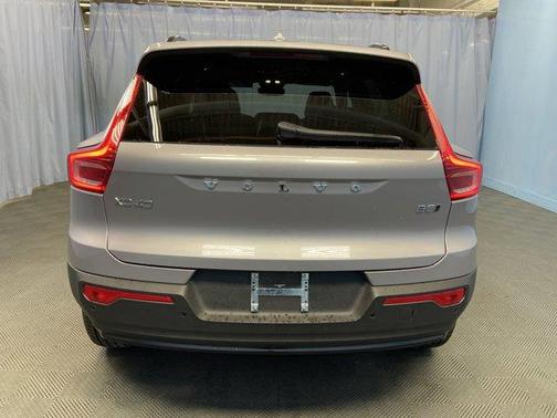 2026 Volvo XC40 ULTRA