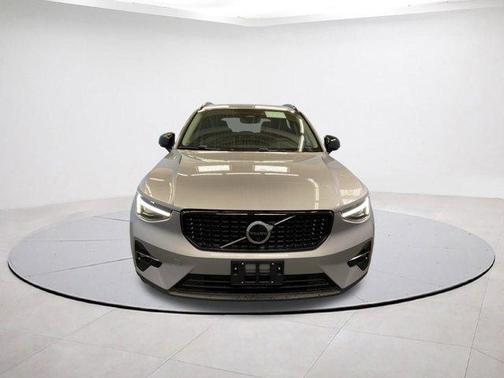 2026 Volvo XC40 B5 Ultra
