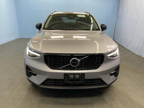 2026 Volvo XC40 ULTRA