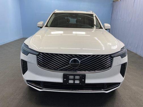 2026 Volvo XC90 B6 Plus 6-Seater