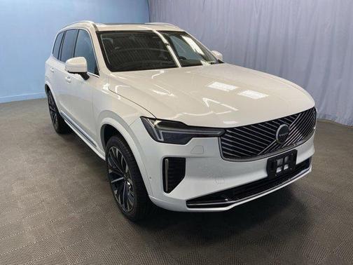 2026 Volvo XC90 B6 Plus 6-Seater