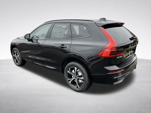 Onyx Black Metallic 2026 Volvo XC60 B5 Core