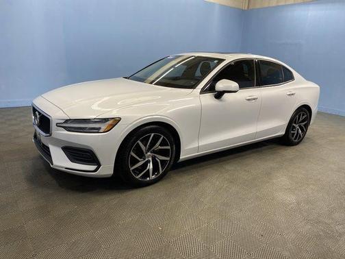 2020 Volvo S60 T5 Momentum
