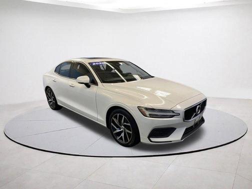 2020 Volvo S60 T5 Momentum