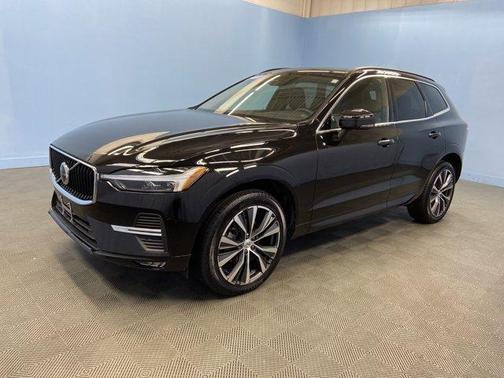 2022 Volvo XC60 B5 Momentum