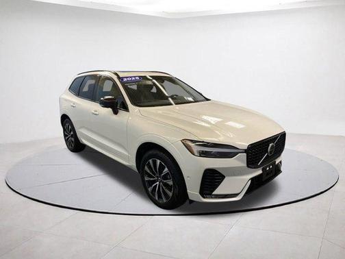 2025 Volvo XC60 B5 Plus