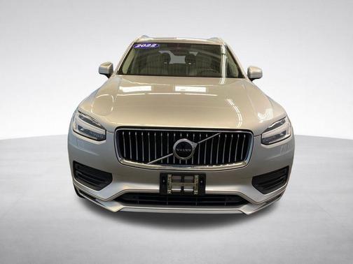 Bright Silver Metallic 2022 Volvo XC90 T5 Momentum 7 Passenger