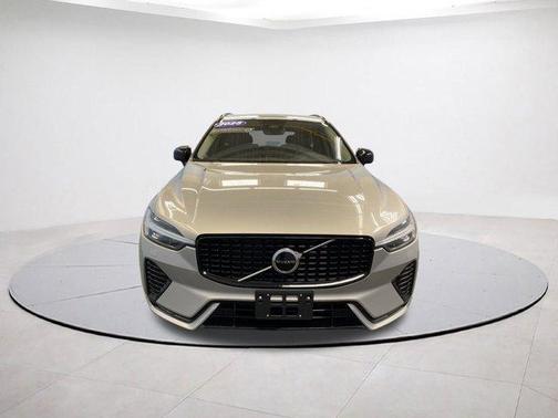 2025 Volvo XC60 B5 Core