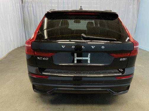 2025 Volvo XC60 B5 Ultra