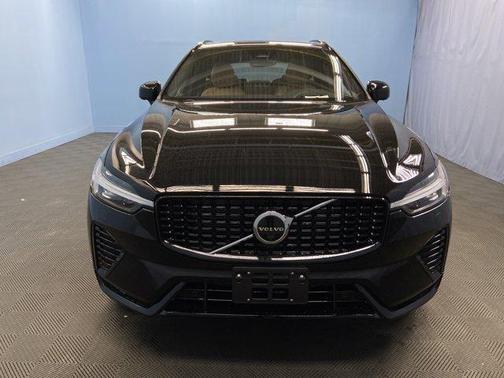 2025 Volvo XC60 B5 Ultra