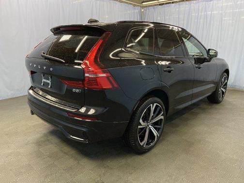 2025 Volvo XC60 B5 Ultra