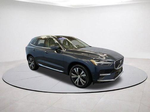 2023 Volvo XC60 B5 Plus Bright Theme