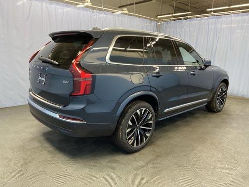 2026 Volvo XC90 PLUS