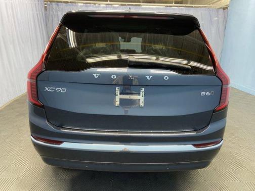 2026 Volvo XC90 PLUS