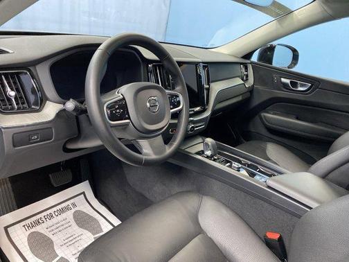 2025 Volvo XC60 B5 Plus