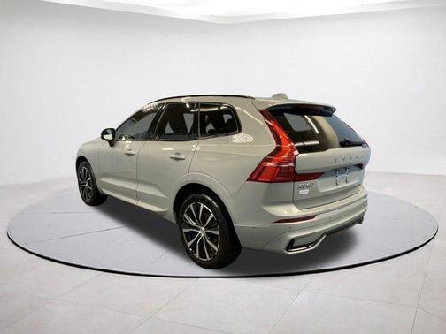 2025 Volvo XC60 B5 Plus