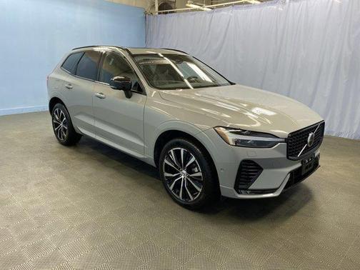 2025 Volvo XC60 B5 Plus