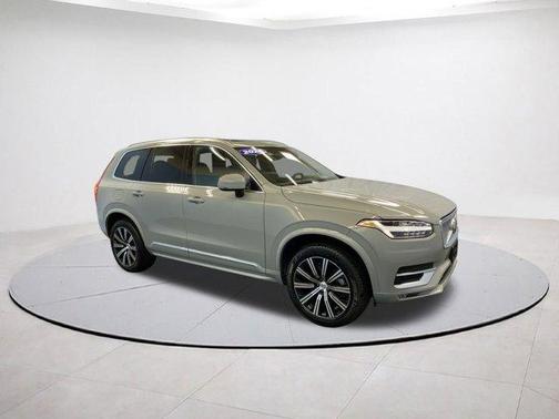 2025 Volvo XC90 B5 Core