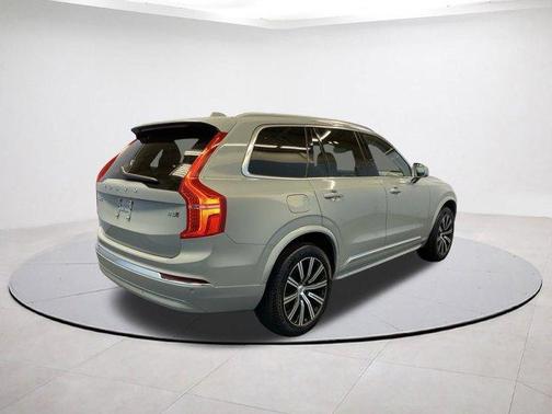 2025 Volvo XC90 B5 Core