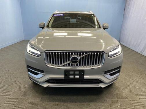 2025 Volvo XC90 B5 Core