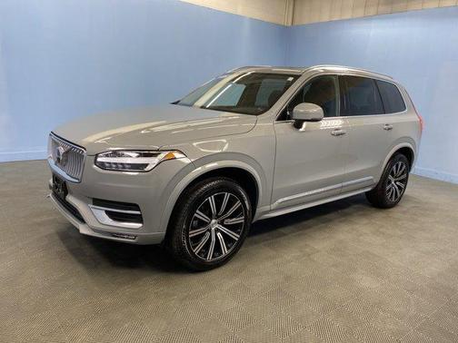 2025 Volvo XC90 B5 Core