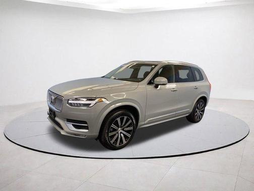 2025 Volvo XC90 B5 Core