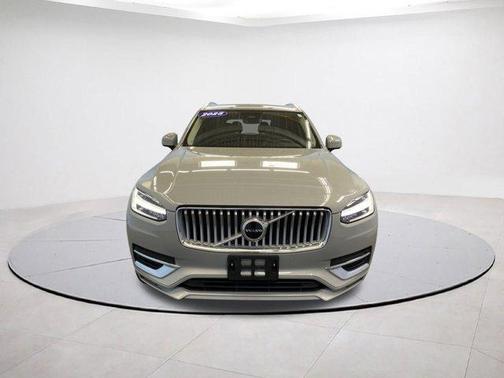 2025 Volvo XC90 B5 Core